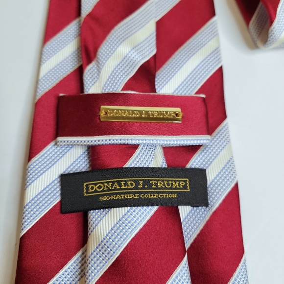 Lot 2 Donald Trump 100% Silk Neckties Red White+Cream Signature Collection Read - Picture 4 of 15